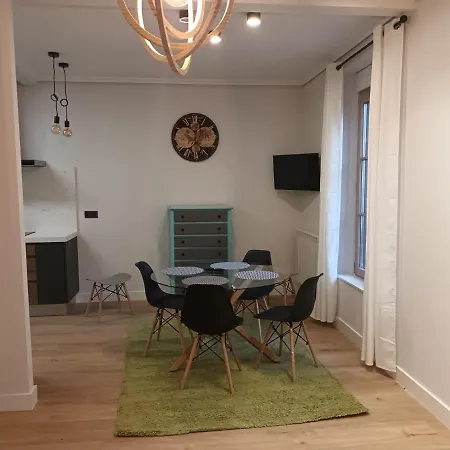 Roma 8 Appartement *