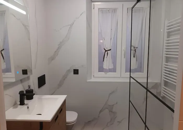 Appartement Roma 8 *